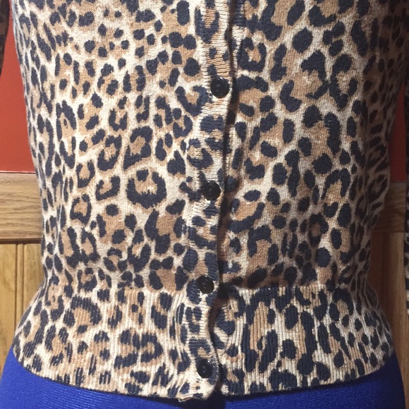 H&M Leopard short button down sweater cardigan 2 - Picture 6 of 8